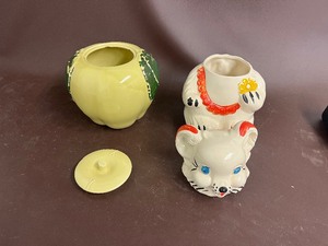 LOT OF  COOKIE JARS