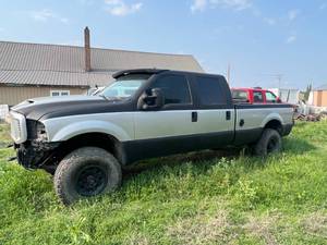 lot 2 image: 1999 Ford F350 Super Duty 7.3 Liter Diesel
