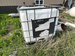 lot 8 image: IBC Tote with Top Cut Off