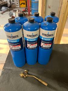 lot 37 image: 6 Full Bernzomatic Propane Tanks & 1 Torch