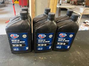lot 52 image: 6 Sealed Quarts 5w30 Motor Oil