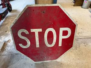 lot 73 image: Decommissioned Road Sign