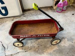 lot 81 image: Radio Flyer Wagon