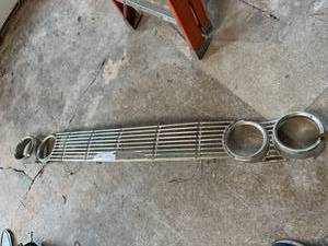 lot 89 image: 1961 Chevrolet Grill