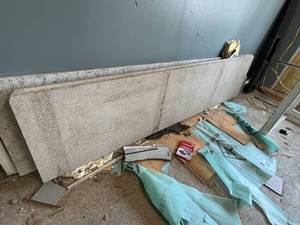lot 115 image: Granite
