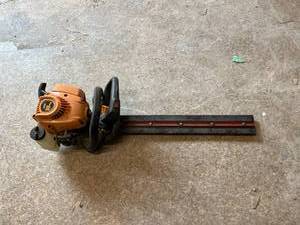 lot 122 image: Poulan Pro PP2822 Hedge Trimmer