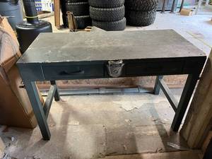 lot 138 image: Steel Work Table