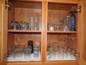 contents of kitchen cabinets and Dcor Lot