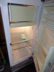 General Electic refrigerator- works