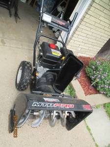 lot 2 image: MTD PRO 28 Electric start 276cc OH...