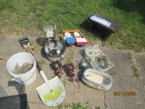 lot 35 image: Decorate your yard or garden and ev...