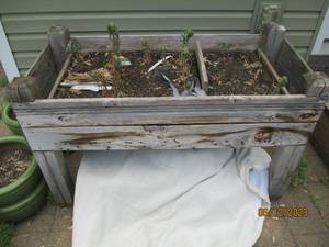 lot 41 image: Wooden raised garden or flower bed...