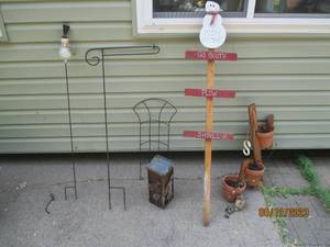 lot 46 image: Multi-level Hanging Planter holder, Decorative Outdoor small Flag holder, and outdoor summerwinter decor
