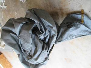 lot 75 image: Budge size 9 vehicle cover...