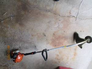 lot 90 image: Echo Gas powered weed whip...