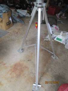 lot 95 image: 5th wheel tri-pod stabilizer...