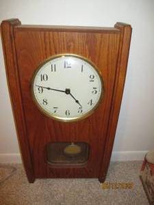 lot 129 image: Vintage Wood encased pendulum Willo...