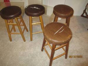 lot 136 image: Set of 4 padded bar stools (put a c...