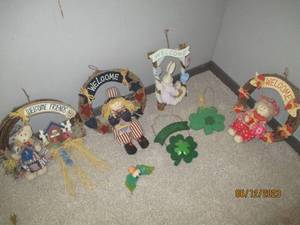 lot 138 image: Assortment of decorative seasonal w...