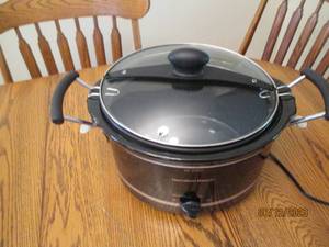 lot 183 image: Hamilton Beach Slow cooker with lat...