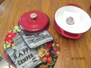 lot 188 image: LODGE Red enamel coated cast iron l...
