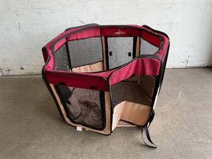 lot 27 image: Zampa Small Foldable Puppy Pop Up Portable Playpen