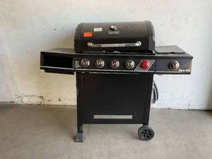 lot 142 image: Dyna-Glo 5-Burner Natural Gas Grill in Matte Black with TriVantage Multi-Functional Cooking System