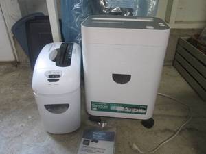 2 Paper Shredders - Smaller One Is ...