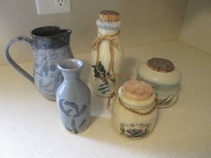 Assorted Pottery Decor...