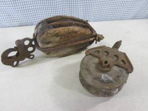 lot 5 image: (BSB) 2 Vintage Pullies SteelWood...