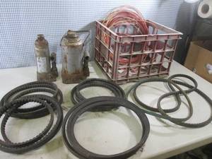 lot 6 image: (EW7) 2 Bottle Jacks - Assorted Bel...