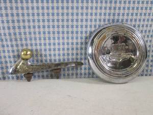 lot 9 image: (G-1) Vintage Ford Hood Ornament an...