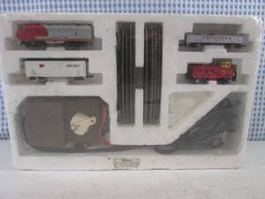 lot 25 image: (F-0) Small Train Set in Packaging...