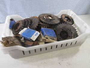 lot 31 image: (G-1) Assorted Sprockets Etc in Sta...