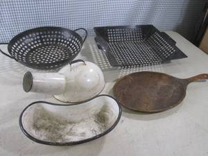 lot 45 image: (EW7) Assorted Vintage...