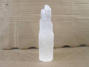 lot 70 image: (FS) 6 Raw Selenite Tower...