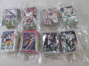 lot 81 image: (FS) 432 Assorted Football Cards - ...