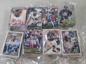 lot 84 image: (FS) 432 Assorted Football Cards - ...