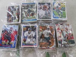 lot 86 image: (FS) 432 Assorted Football Cards - ...