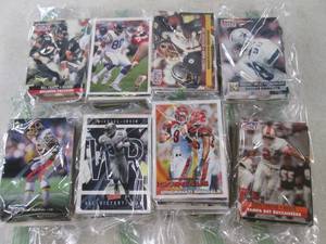 lot 88 image: (FS) 432 Assorted Football Cards - ...