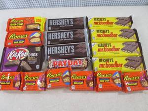 lot 107 image: (B-3) Assorted Candy Bars Past Date...