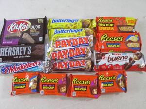 lot 109 image: (B-3) Assorted Candy Bars Past Date...