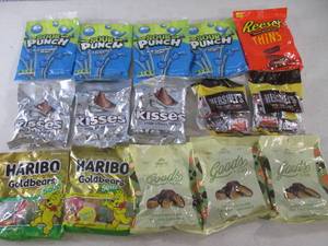 lot 116 image: (C-1) 15 Bags Assorted Candy Past D...