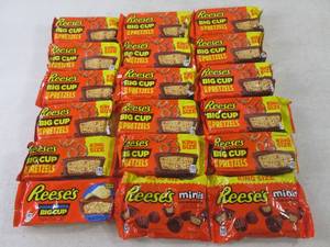 lot 119 image: (B-2) 18 Reeses Big Cups and Minis ...