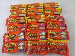 lot 120 image: (B-3) 18 Reeses Big Cups and Minis ...