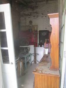 lot 129 image: (UE1) 12 ft x 7.5 ft Room Full of V...