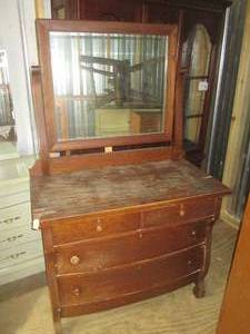 lot 136 image: (UE5) Vintage Dresser with Mirror -...