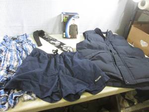 lot 159 image: (BS) St Johns Bay Vest Size M, Saun...