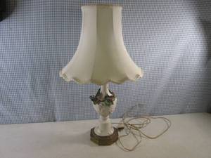 lot 180 image: (F-2) Vintage Ceramic Lamp with Met...