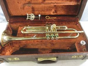 lot 204 image: (CS) Olds Ambassador Fullerton Cali...